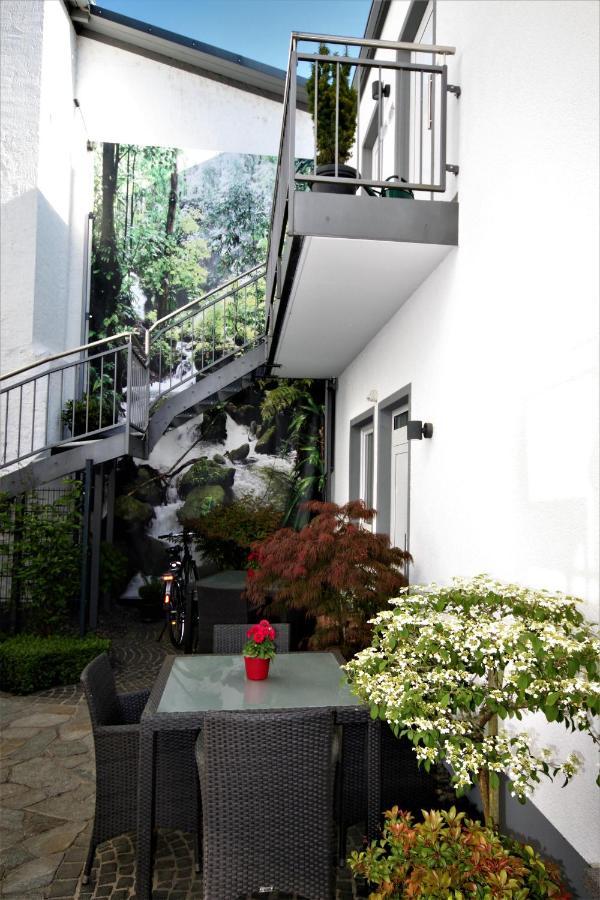 Hotel Feriendomizil Am Lindenplatz Bullay Exterior foto